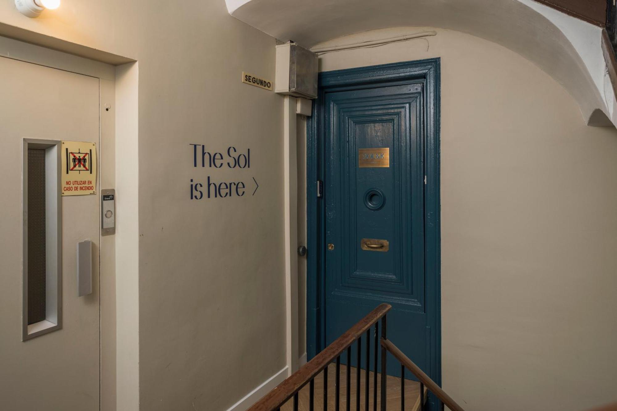 ברצלונה Hostal Sol Y K מראה חיצוני תמונה